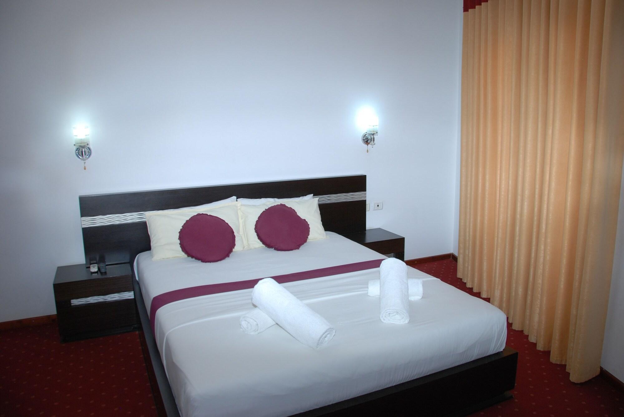 Hotel Strora Саранда Екстер'єр фото